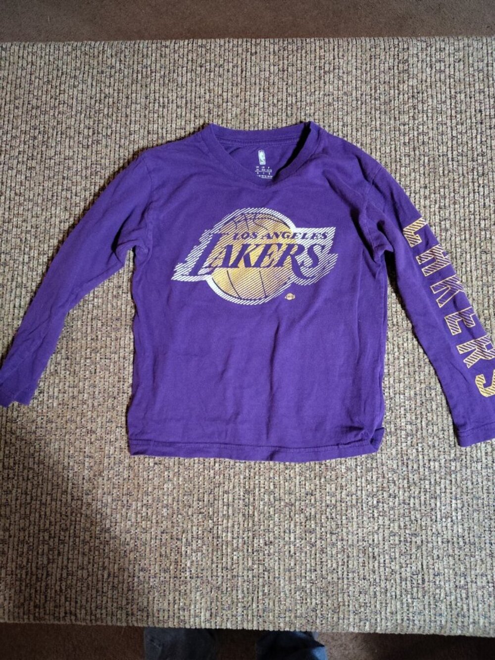 Los Angeles Lakers T Shirt Size Small Purple Kids Size 5/6 Ling Sleeve NBA